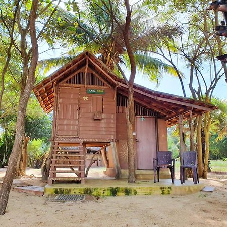 Light House Beach Hut Komari Екстер'єр фото
