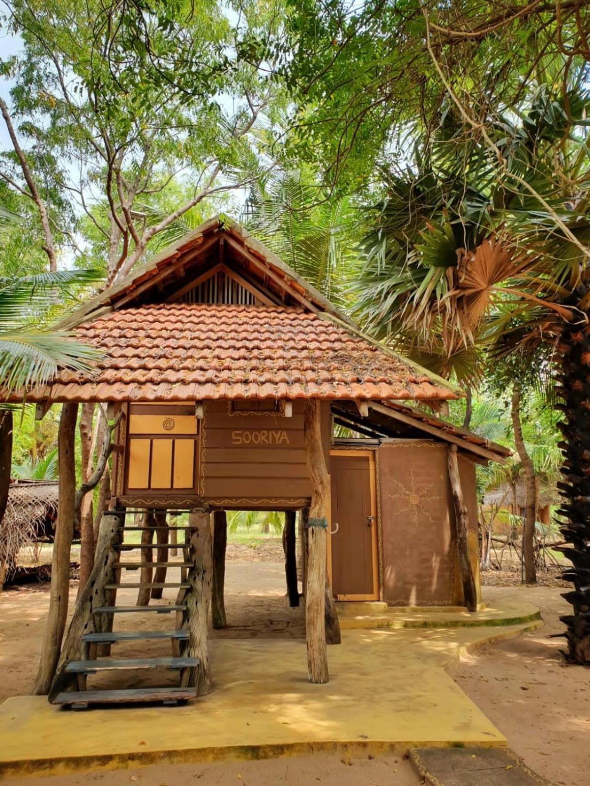Light House Beach Hut Komari Екстер'єр фото