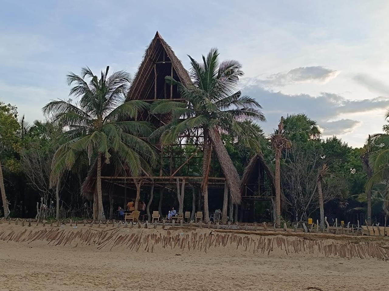Light House Beach Hut Komari Екстер'єр фото