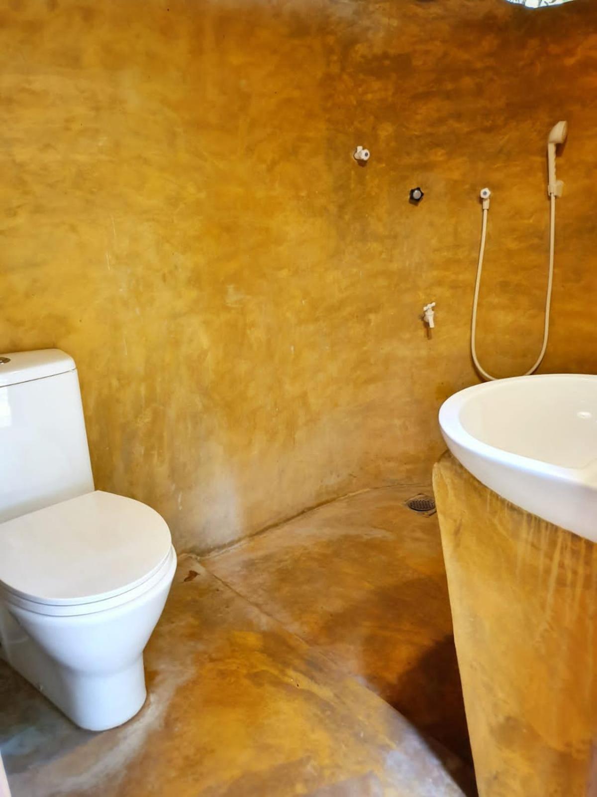 Light House Beach Hut Komari Екстер'єр фото
