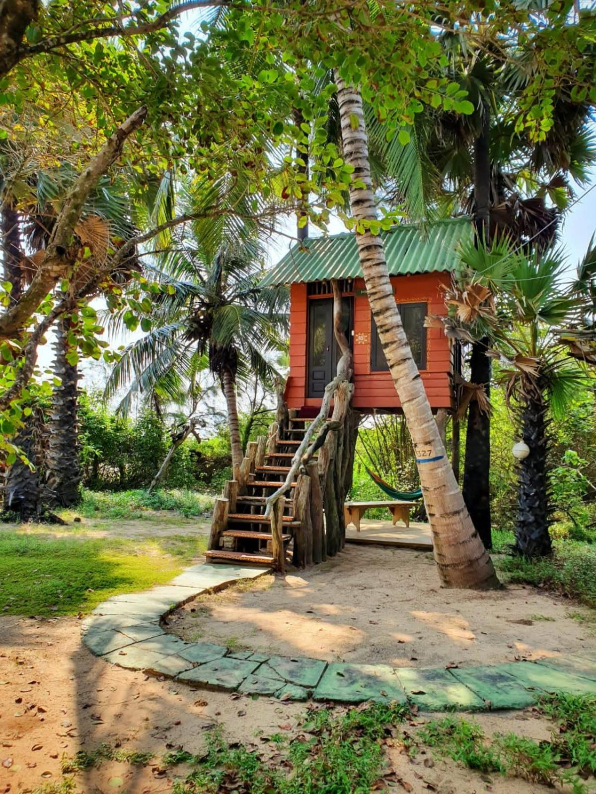 Light House Beach Hut Komari Екстер'єр фото