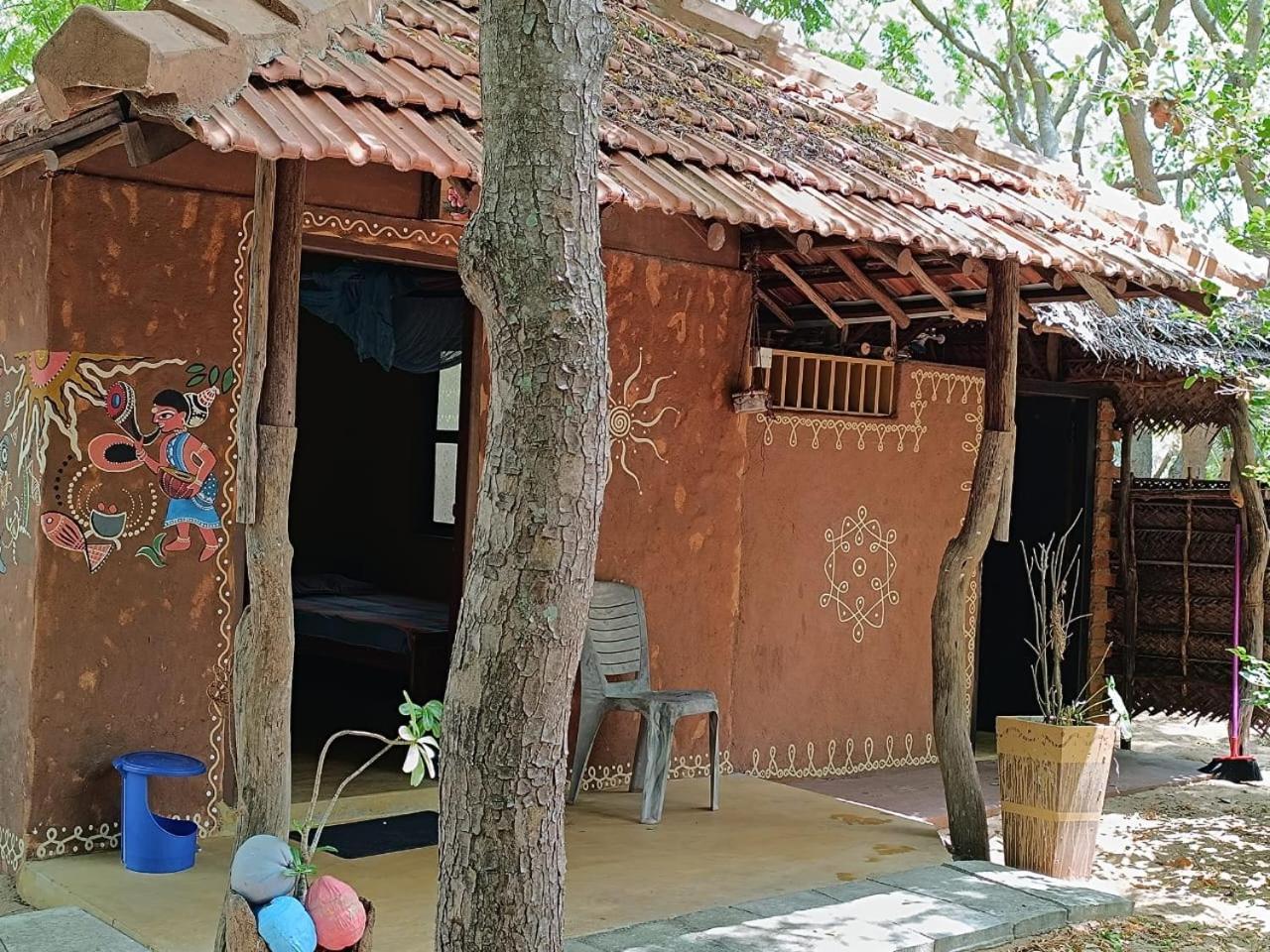 Light House Beach Hut Komari Екстер'єр фото