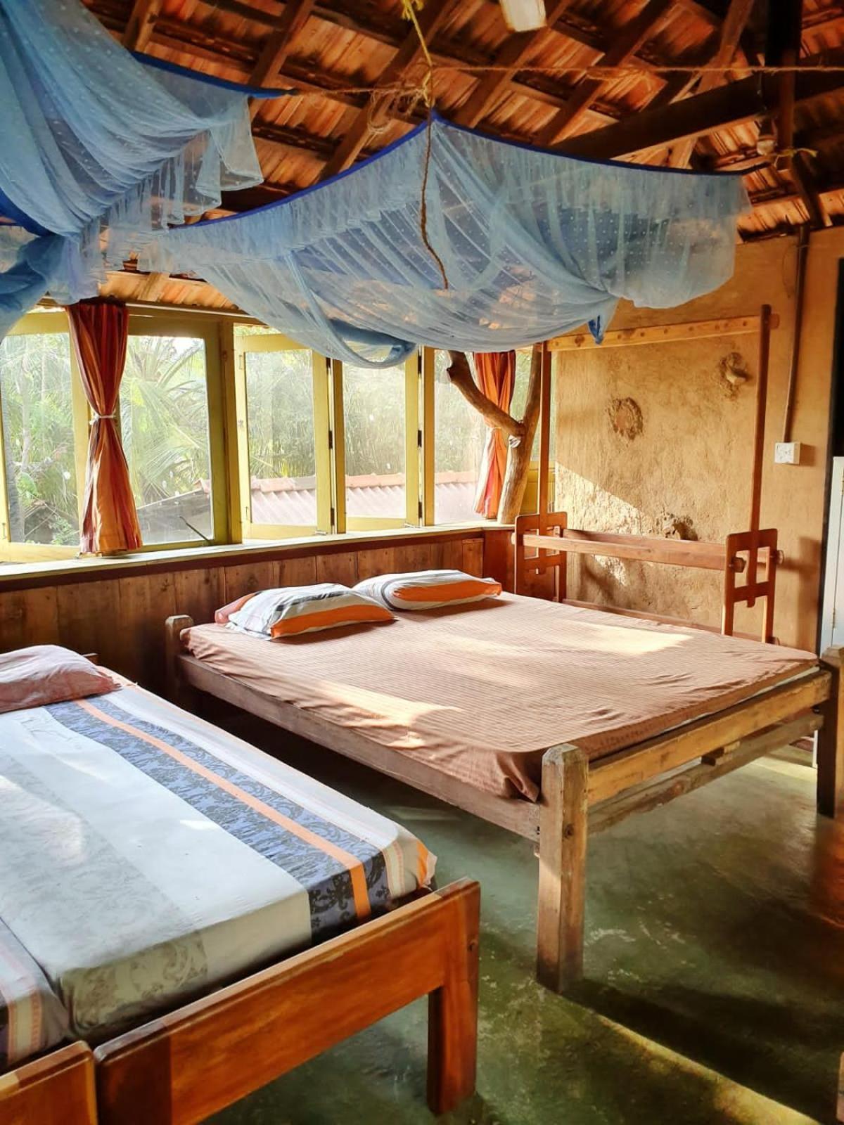 Light House Beach Hut Komari Екстер'єр фото