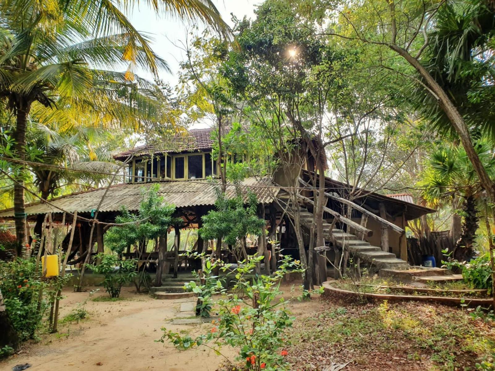 Light House Beach Hut Komari Екстер'єр фото