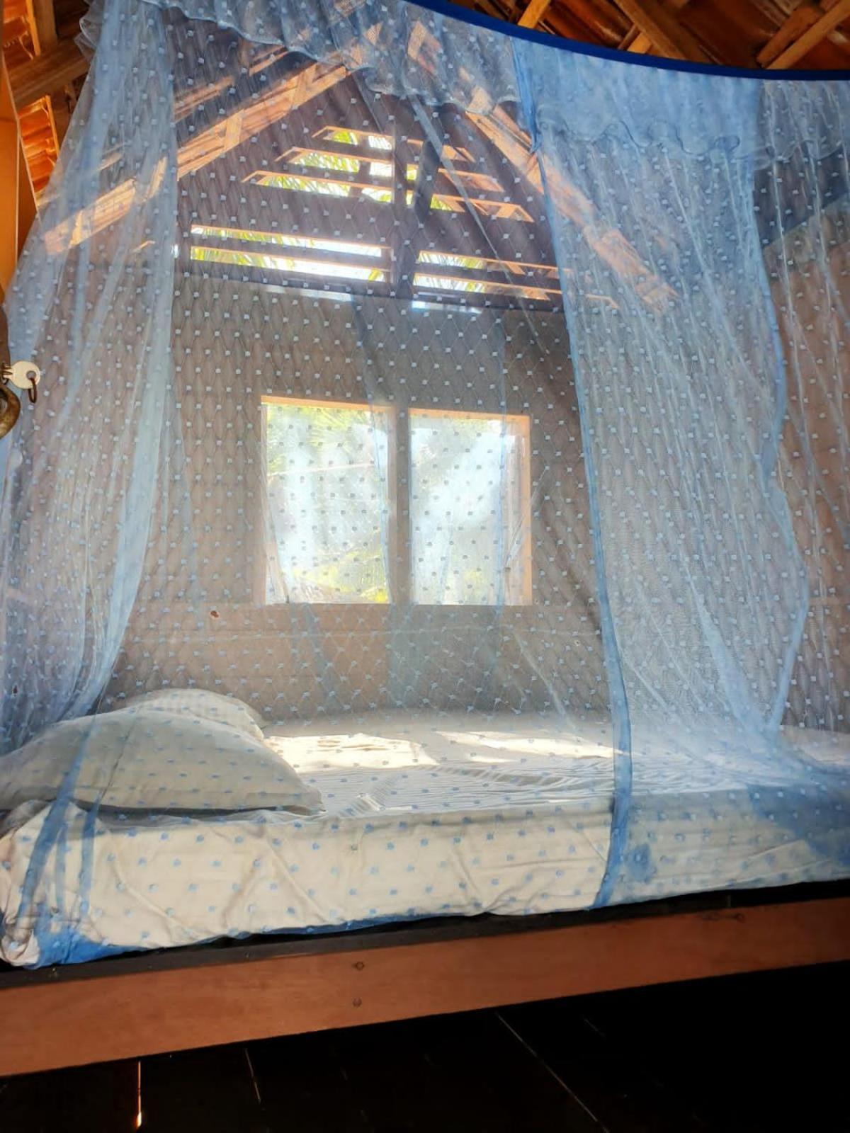 Light House Beach Hut Komari Екстер'єр фото