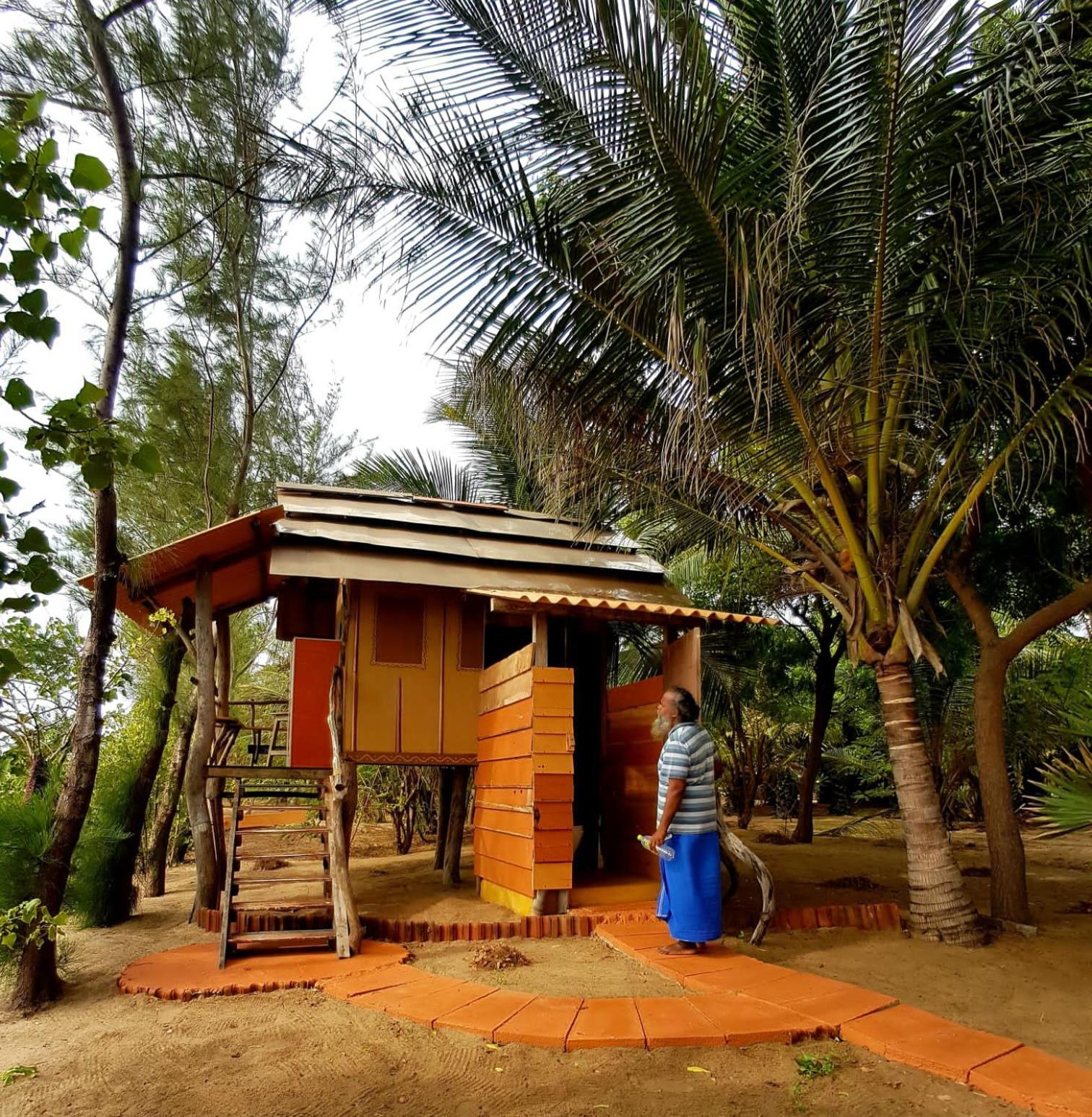 Light House Beach Hut Komari Екстер'єр фото