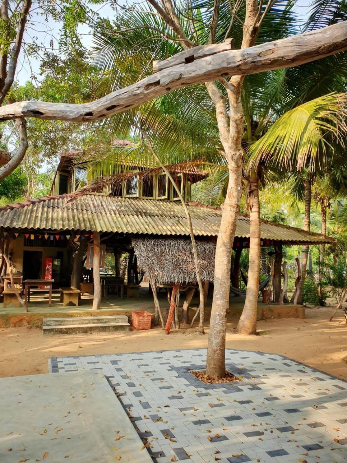 Light House Beach Hut Komari Екстер'єр фото