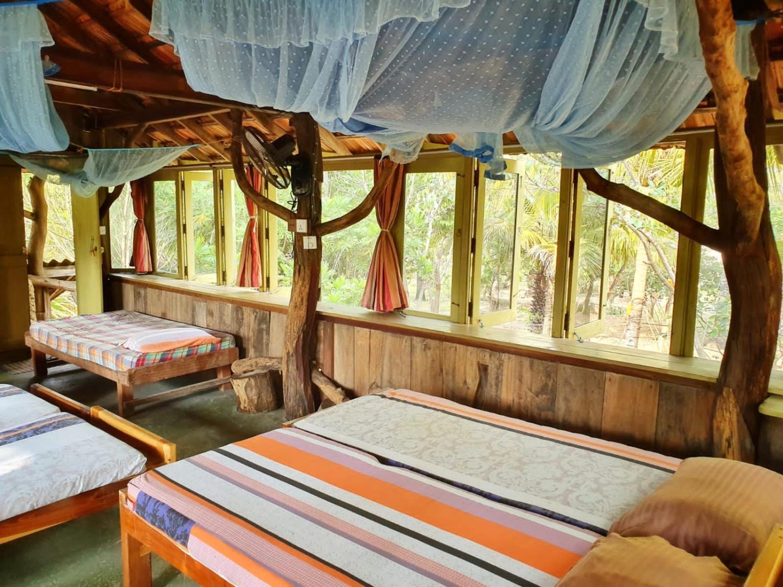 Light House Beach Hut Komari Екстер'єр фото