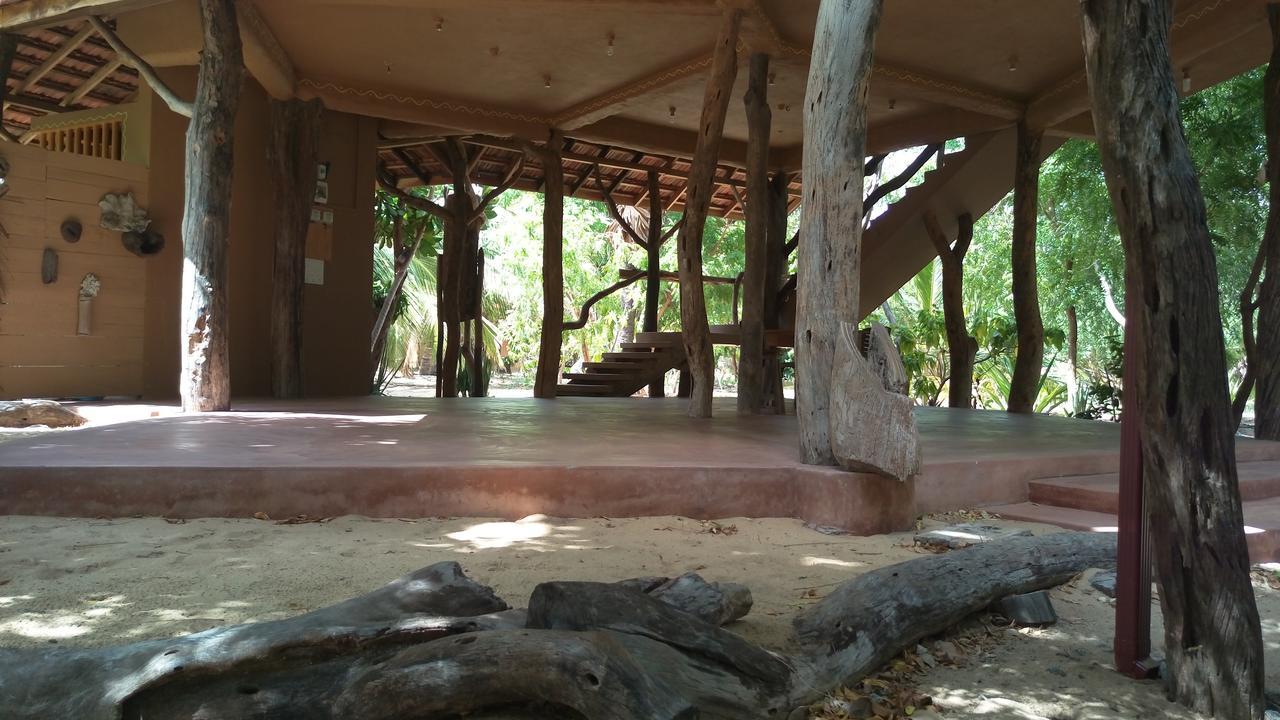 Light House Beach Hut Komari Екстер'єр фото