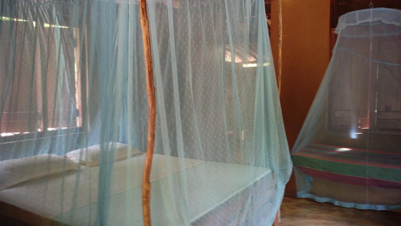 Light House Beach Hut Komari Екстер'єр фото