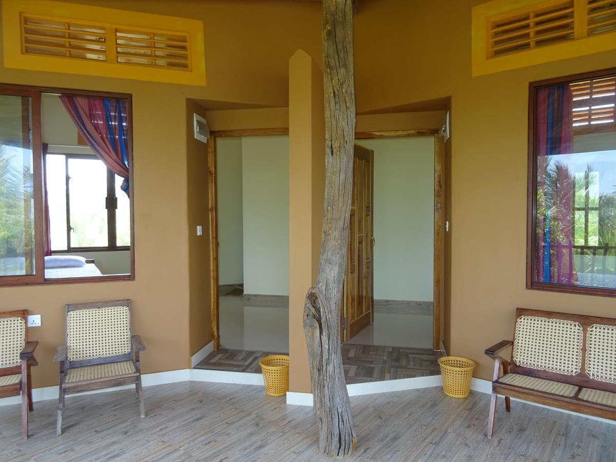 Light House Beach Hut Komari Екстер'єр фото